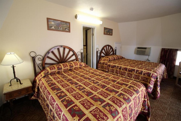 Wigwam Motel image 10