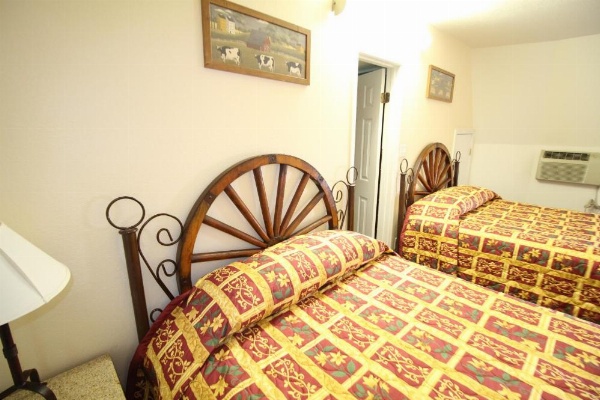 Wigwam Motel image 8